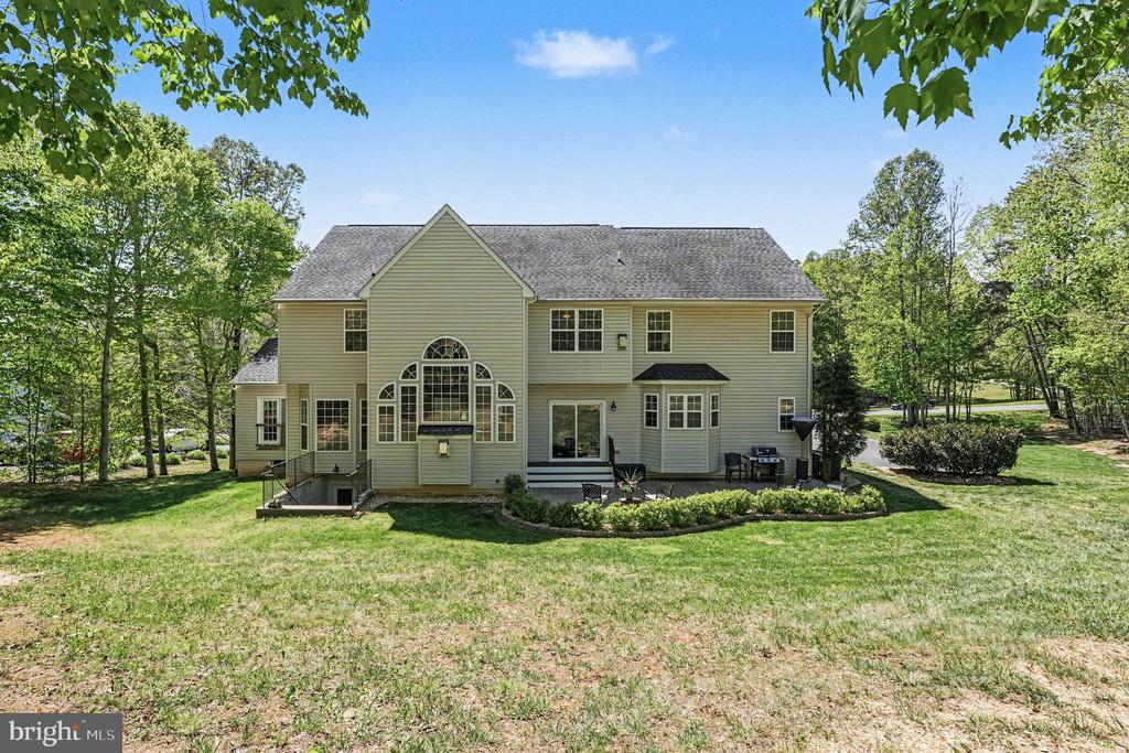 35 MILLS HOLLOW DRIVE