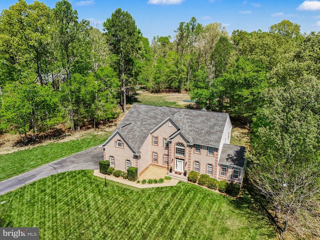 35 MILLS HOLLOW DRIVE