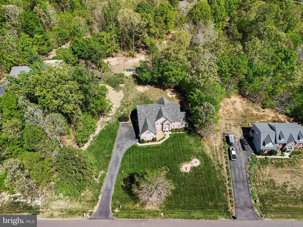 35 MILLS HOLLOW DRIVE