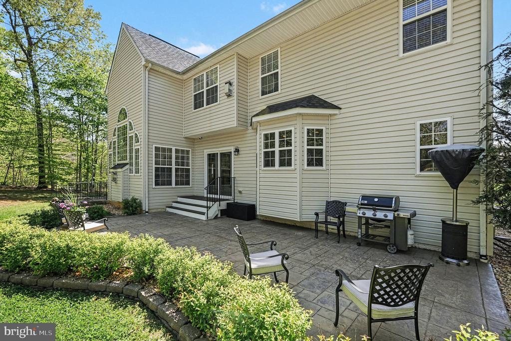 35 MILLS HOLLOW DRIVE