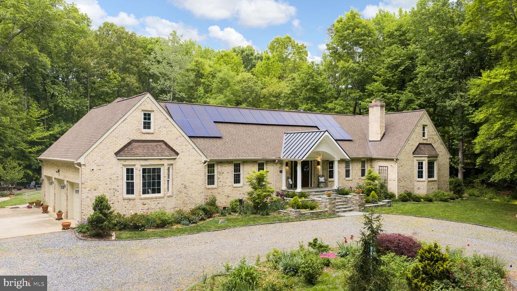 40 HOLLY TREE LANE