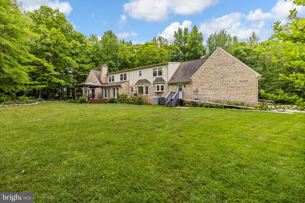 40 HOLLY TREE LANE