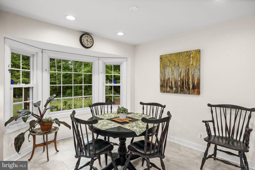 40 HOLLY TREE LANE