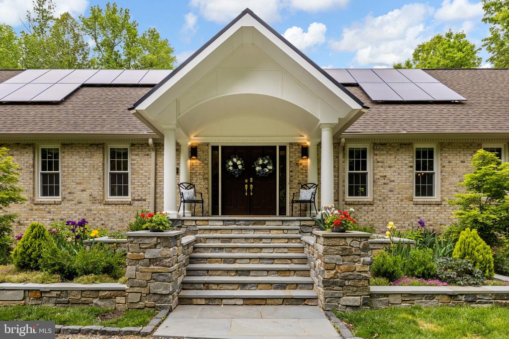 40 HOLLY TREE LANE