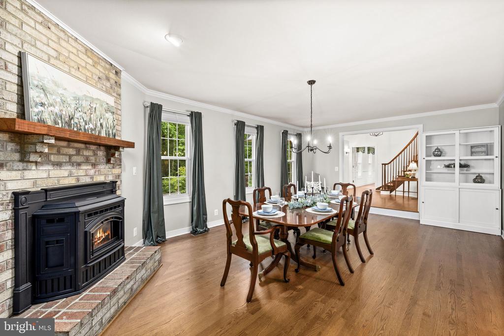 40 HOLLY TREE LANE