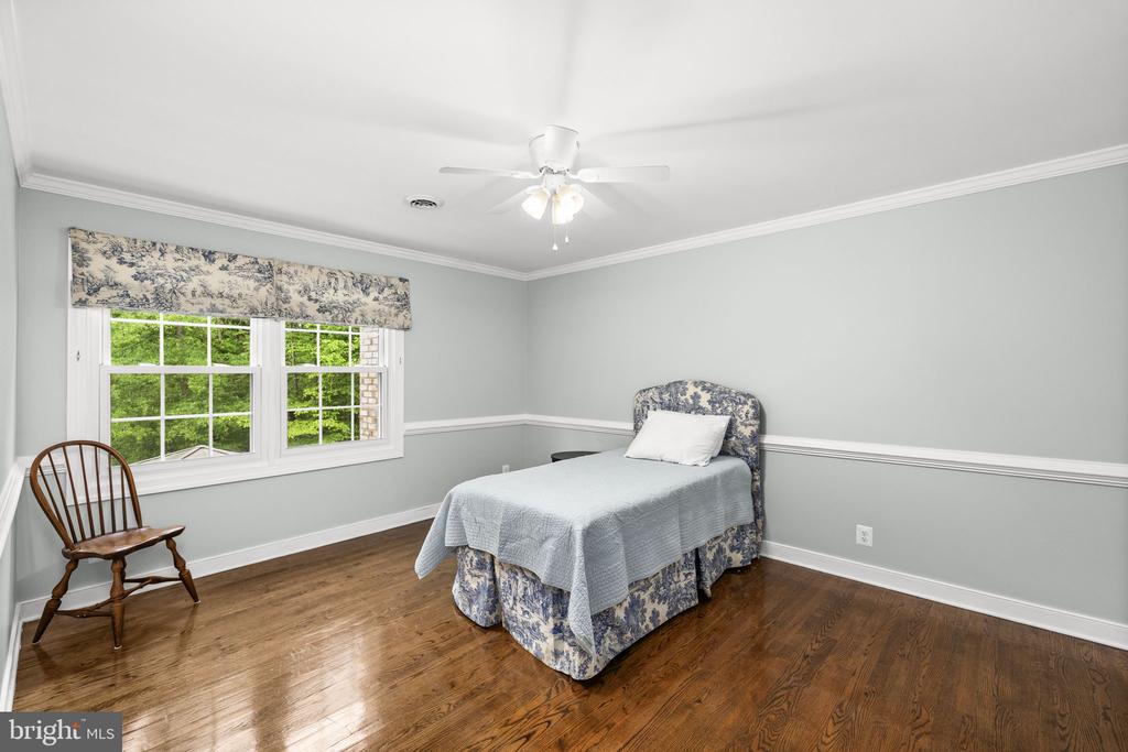 40 HOLLY TREE LANE