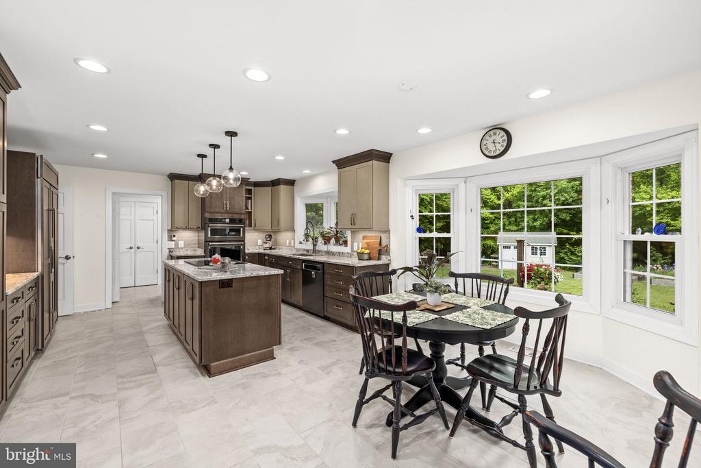 40 HOLLY TREE LANE