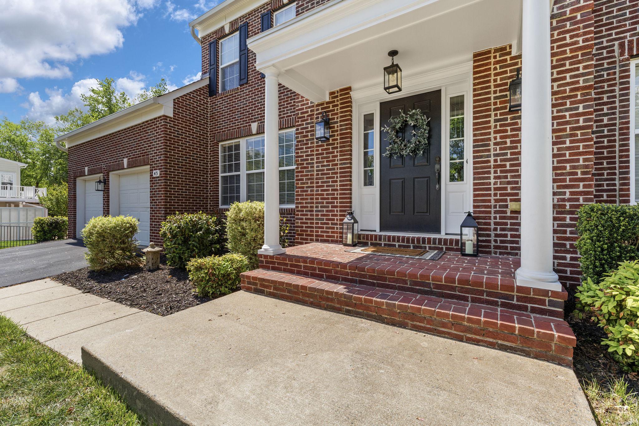 43 ADRIAN WAY