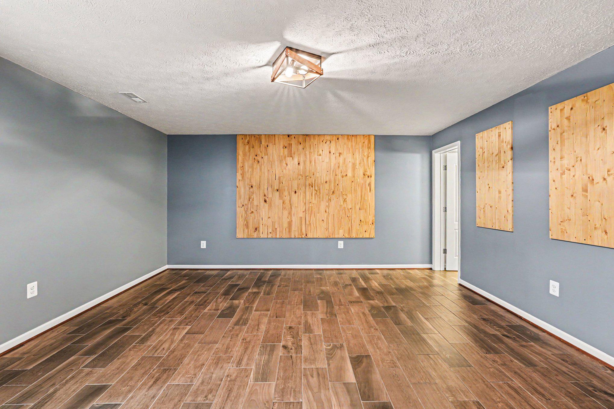 1095 TIMBER MILL LANE