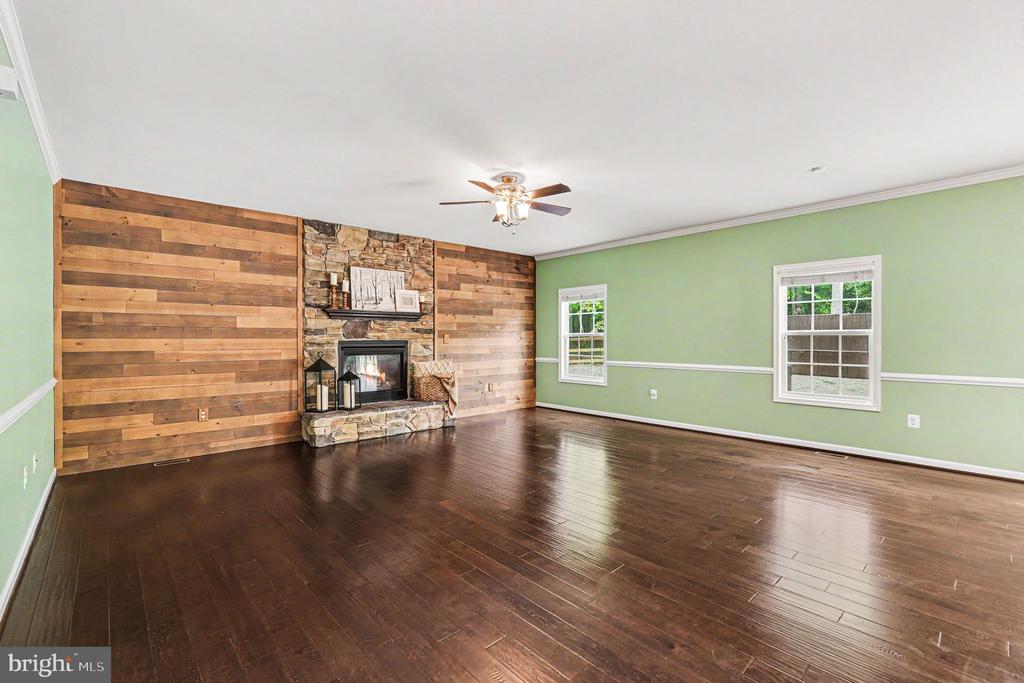 1095 TIMBER MILL LANE