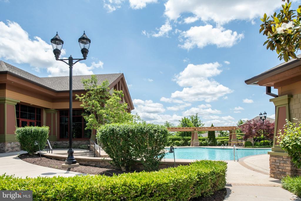 28 MENDOTA WAY