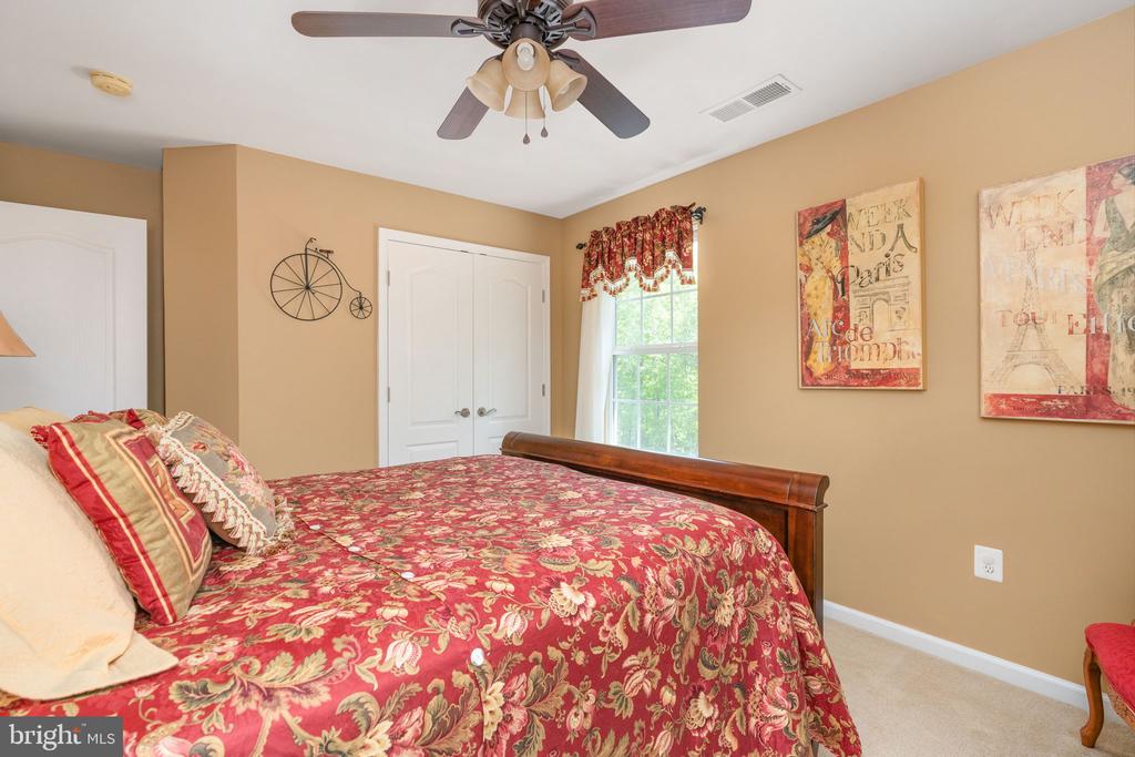 6 SAGEWOOD COURT