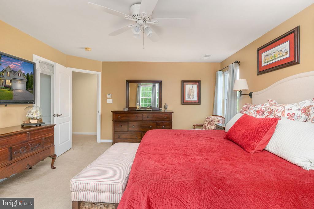 6 SAGEWOOD COURT