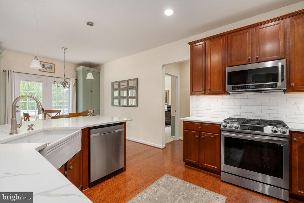 6 SAGEWOOD COURT