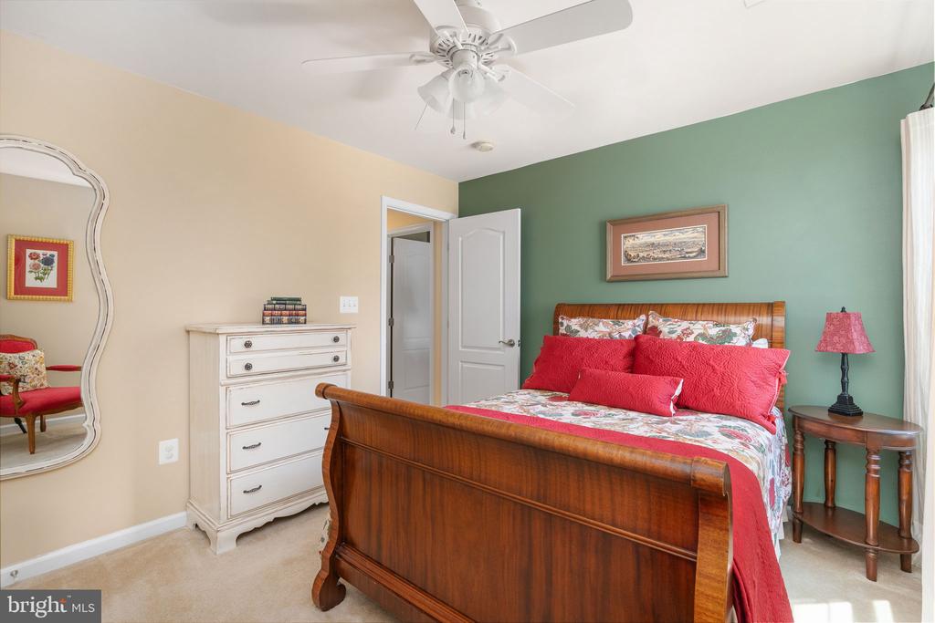 6 SAGEWOOD COURT