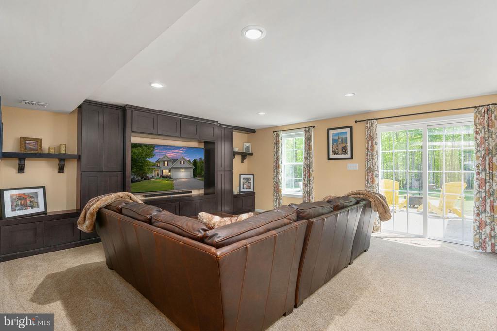 6 SAGEWOOD COURT