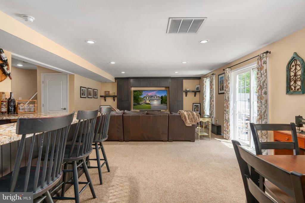 6 SAGEWOOD COURT