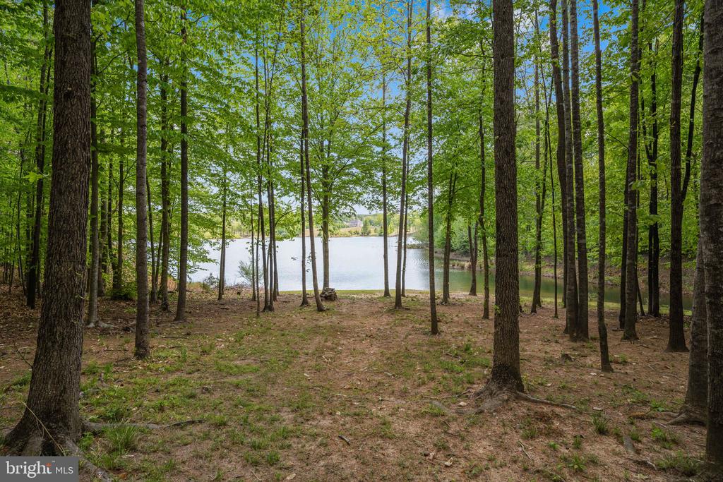 6 SAGEWOOD COURT