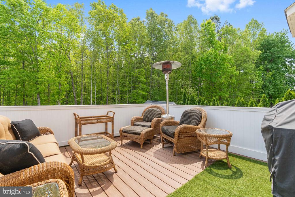 6 SAGEWOOD COURT