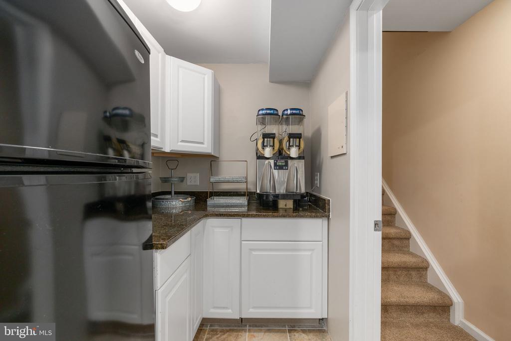 6 SAGEWOOD COURT