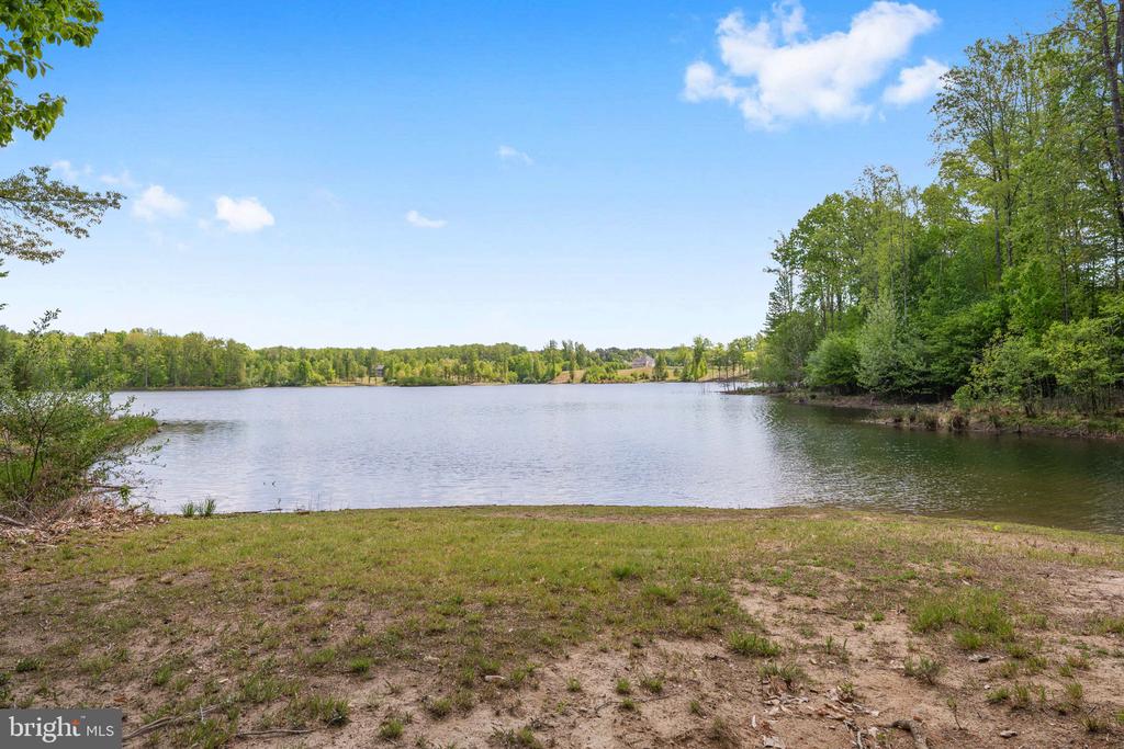 6 SAGEWOOD COURT