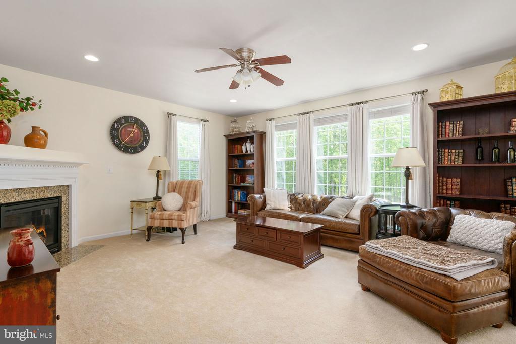 6 SAGEWOOD COURT