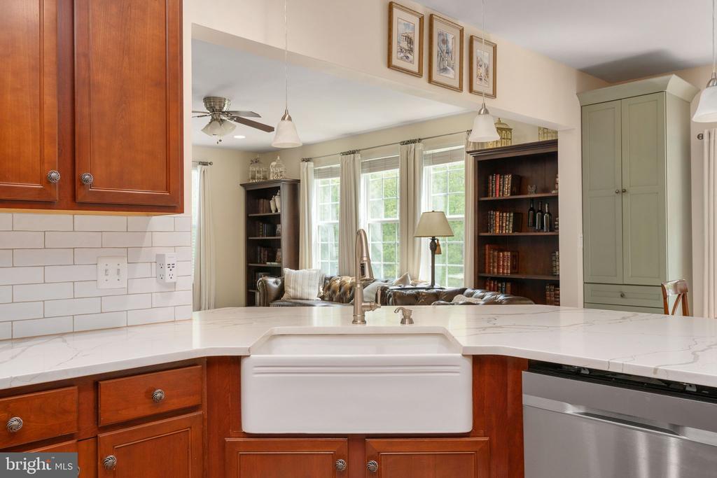 6 SAGEWOOD COURT