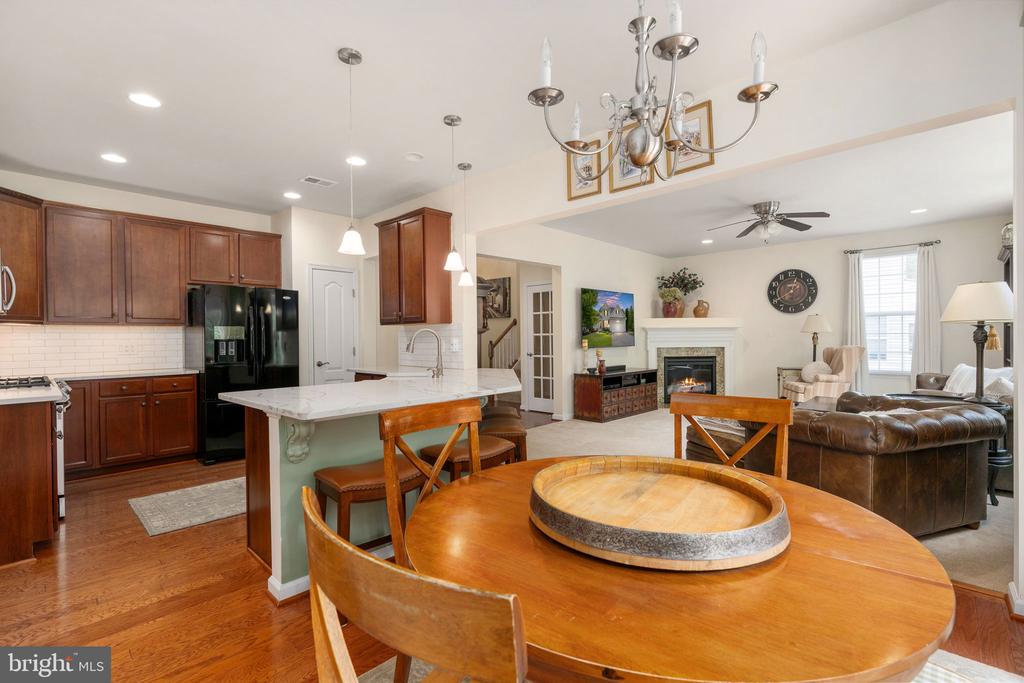 6 SAGEWOOD COURT