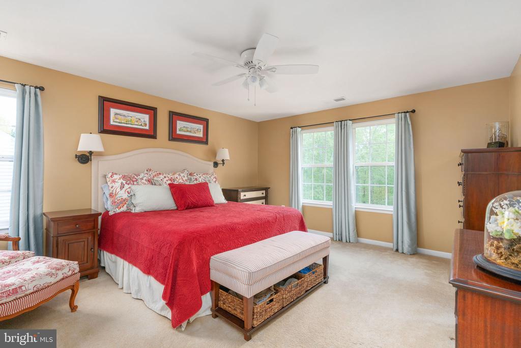 6 SAGEWOOD COURT
