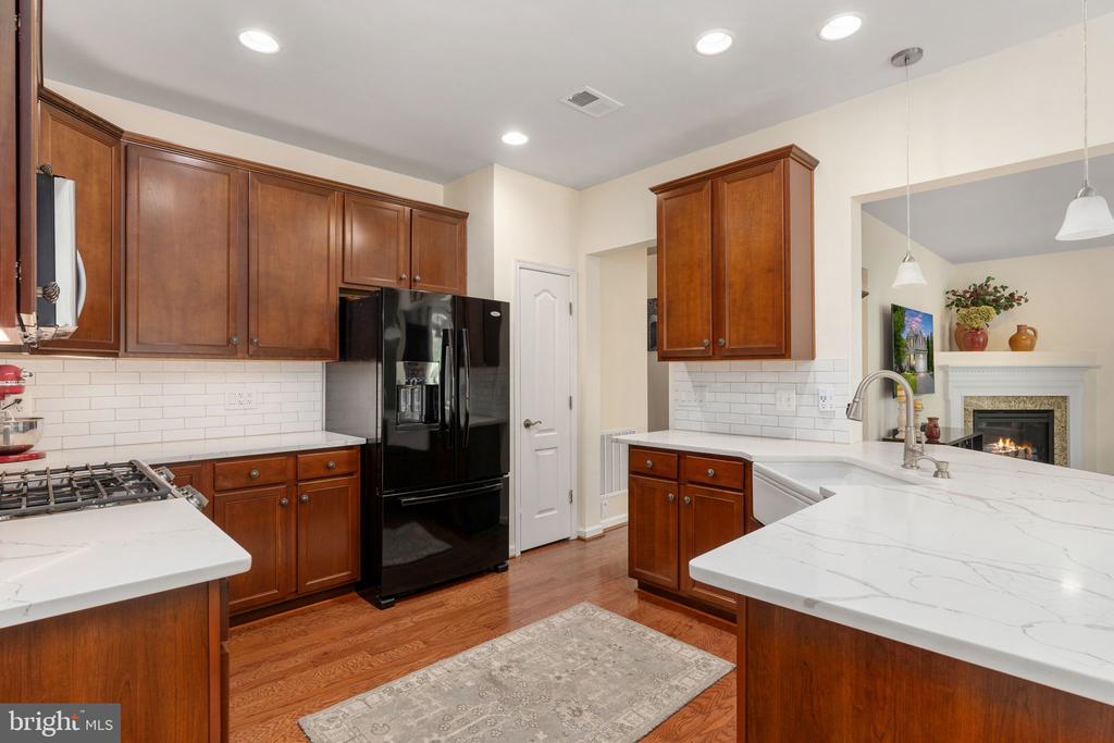 6 SAGEWOOD COURT