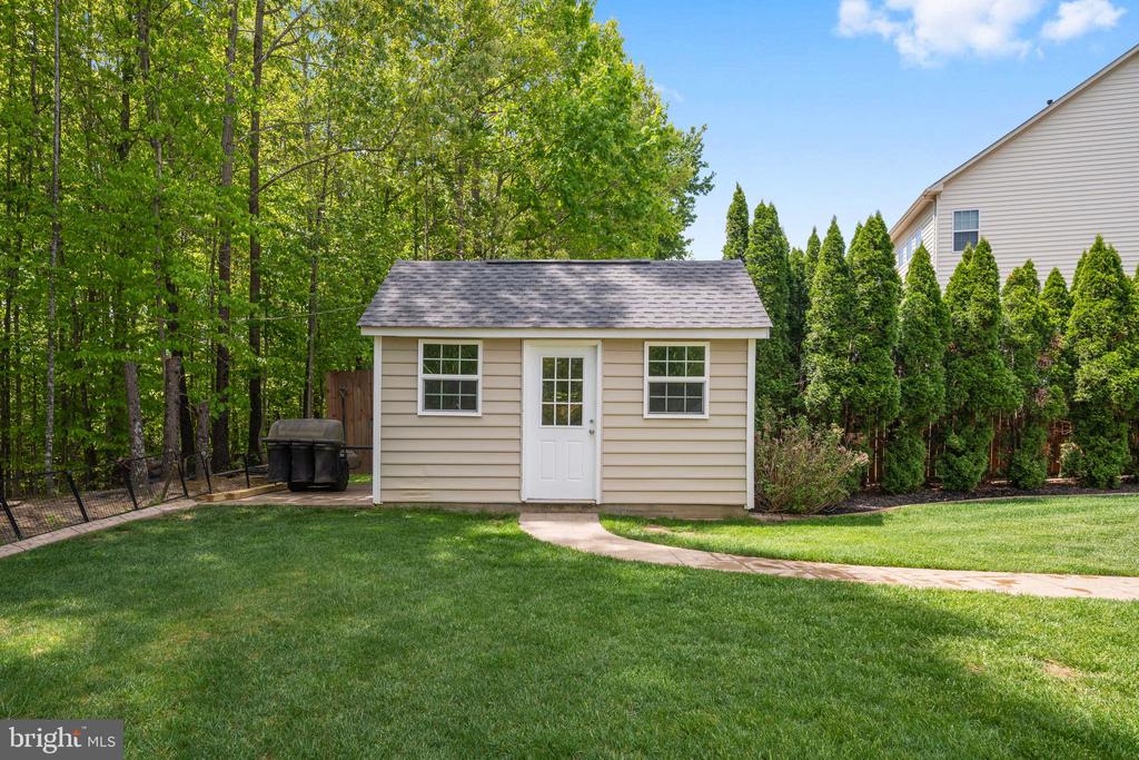 6 SAGEWOOD COURT