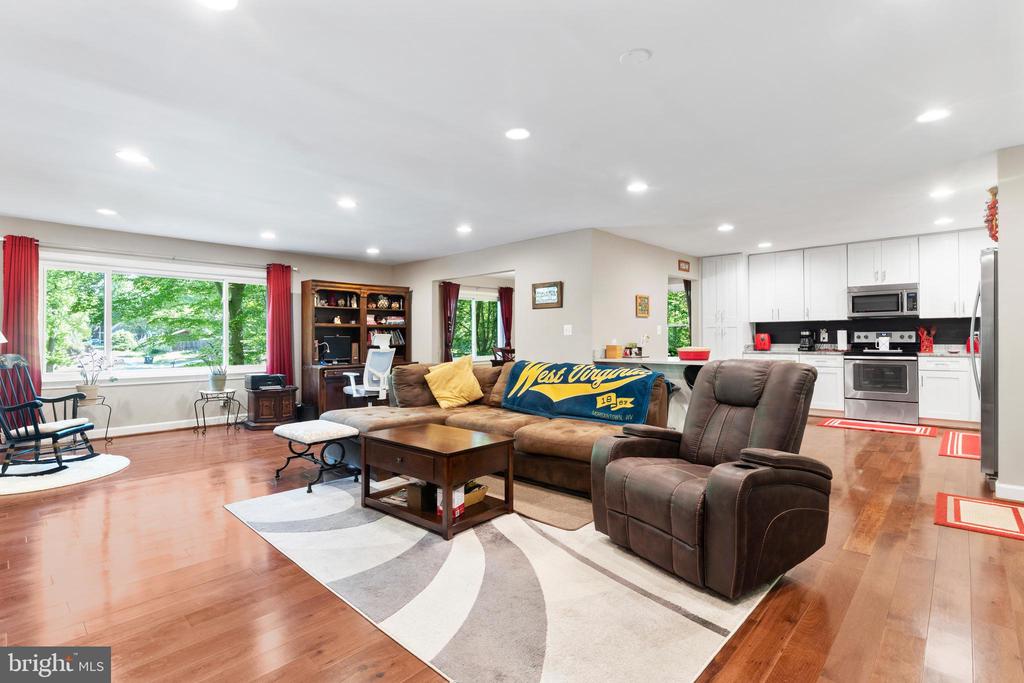 34 GREENRIDGE DRIVE