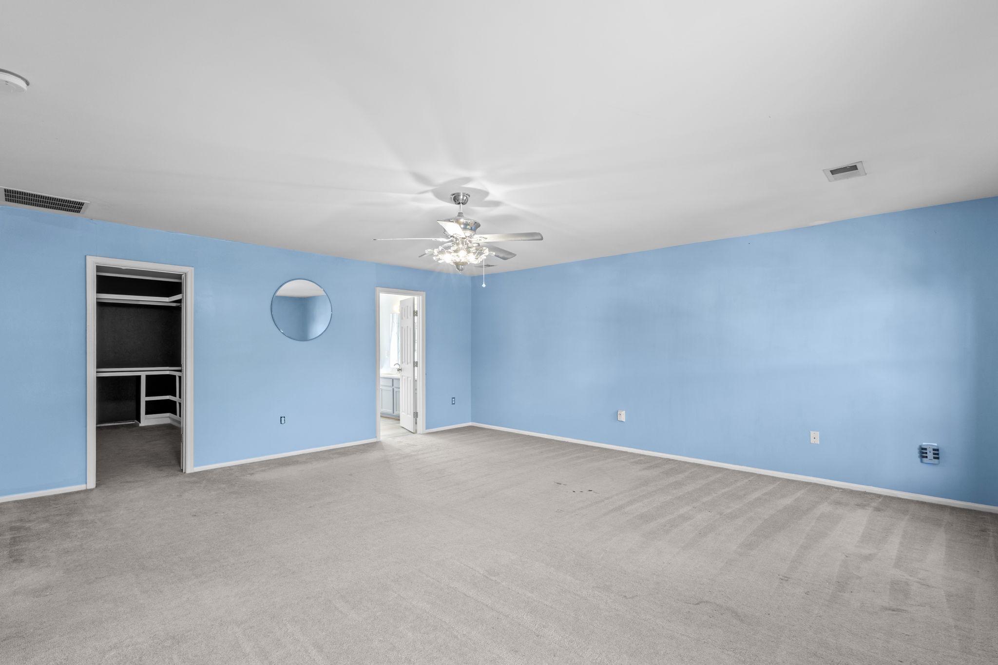 9 HALCOMB LANE