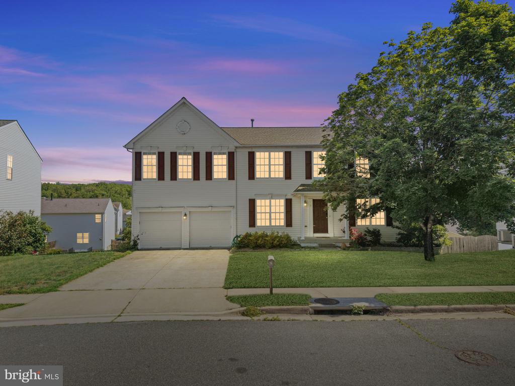 9 HALCOMB LANE