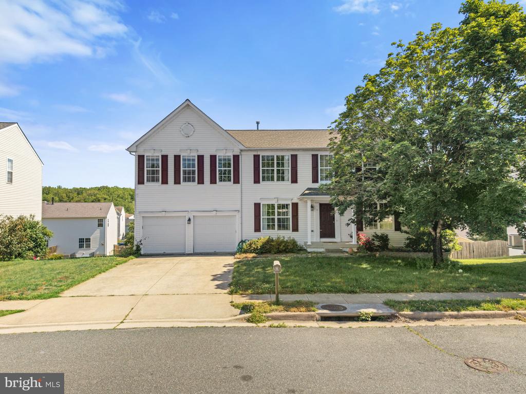 9 HALCOMB LANE
