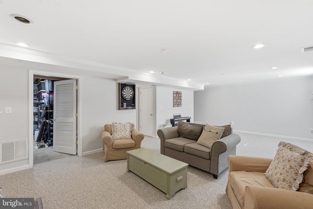 59 COUNTRY MANOR DRIVE