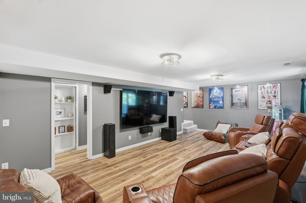 12 PIN OAK COURT
