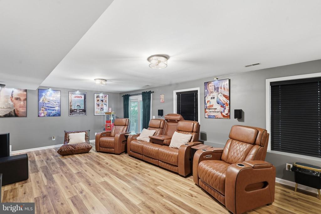 12 PIN OAK COURT