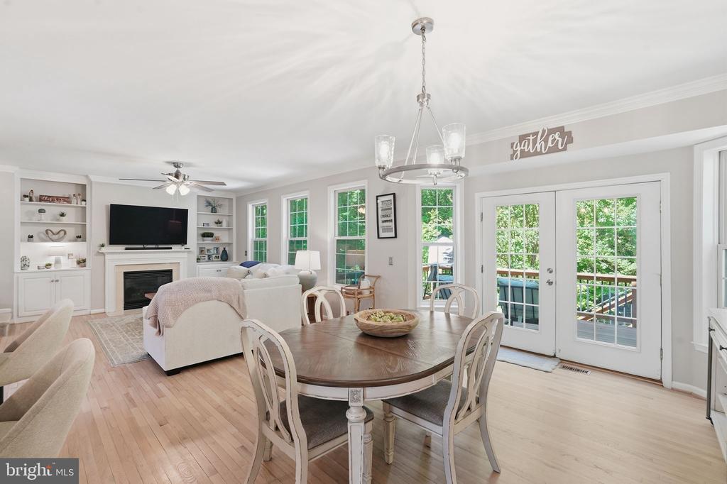12 PIN OAK COURT
