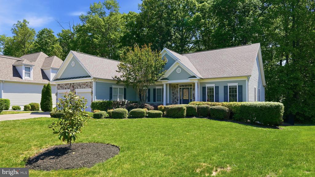 14 HEMPSTEAD LANE