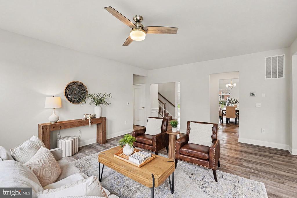 119 OLD OAKS COURT