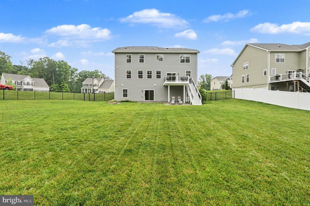 119 OLD OAKS COURT