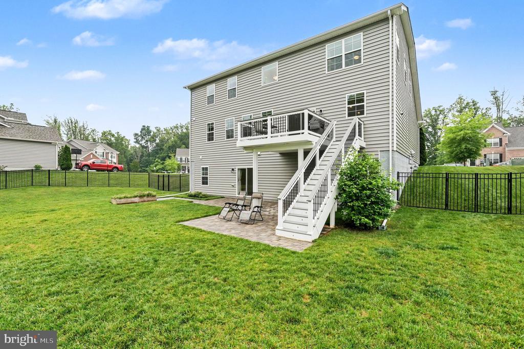 119 OLD OAKS COURT