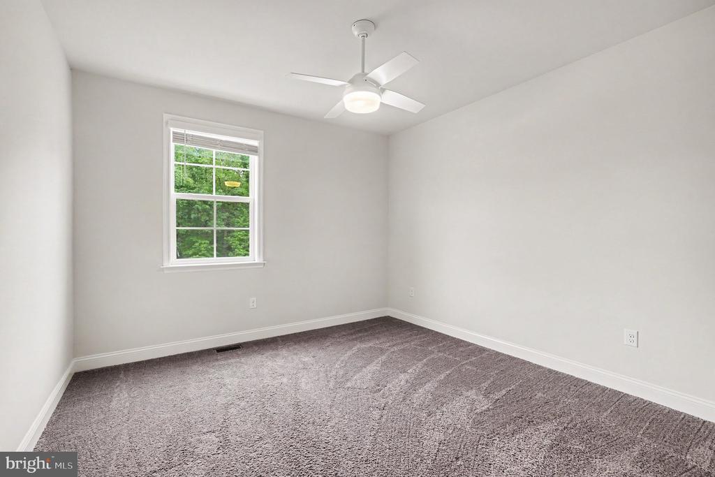 119 OLD OAKS COURT