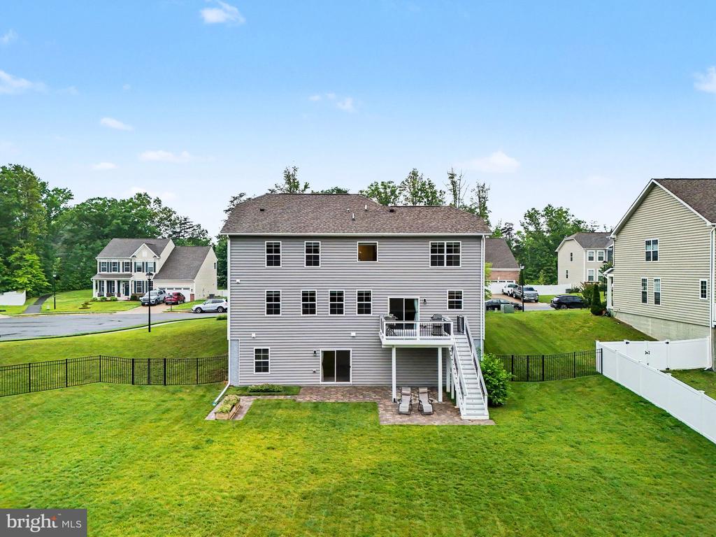 119 OLD OAKS COURT