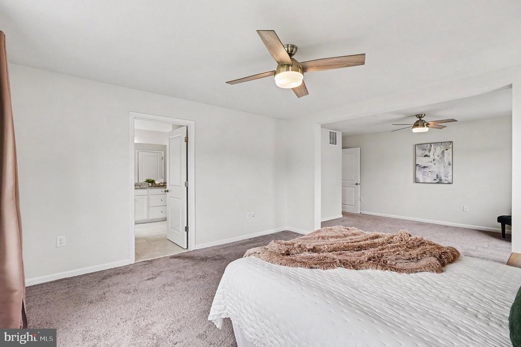 119 OLD OAKS COURT