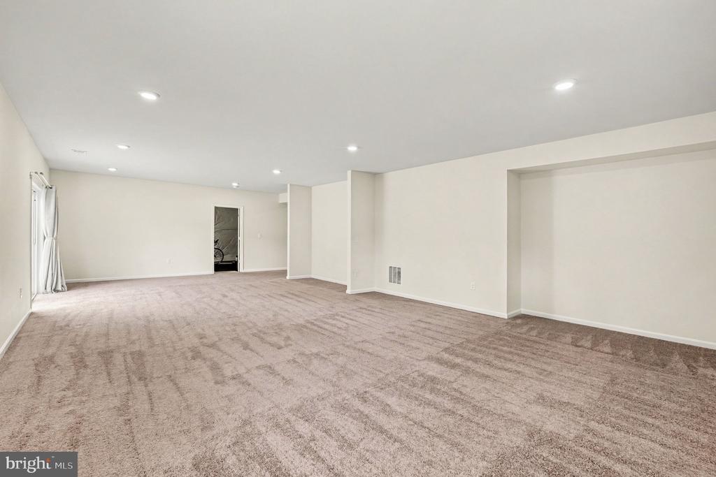 119 OLD OAKS COURT