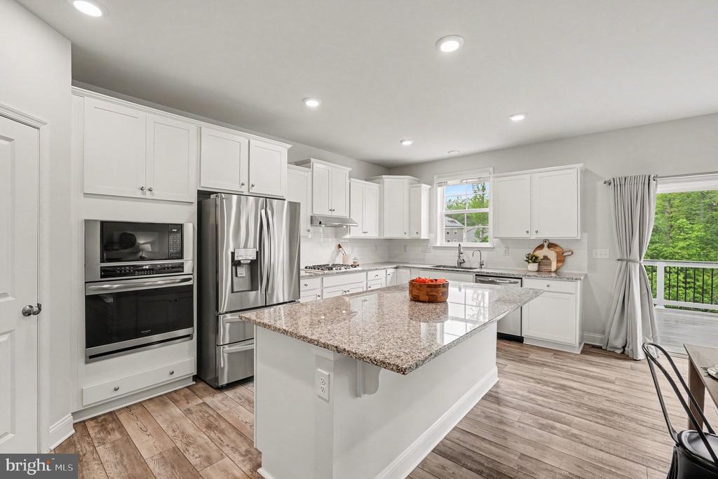 119 OLD OAKS COURT