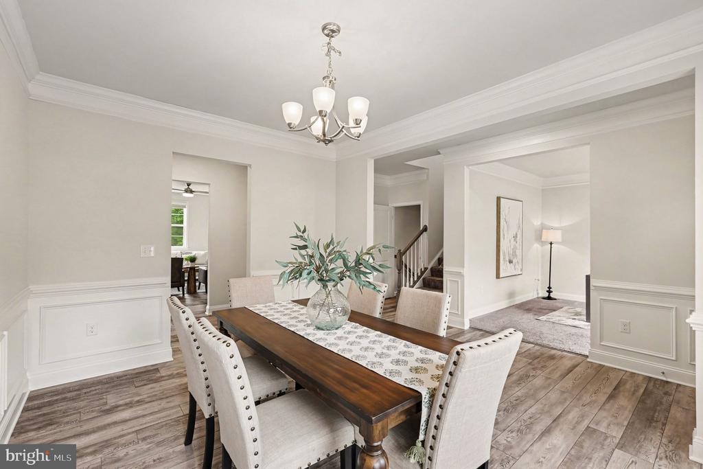 119 OLD OAKS COURT