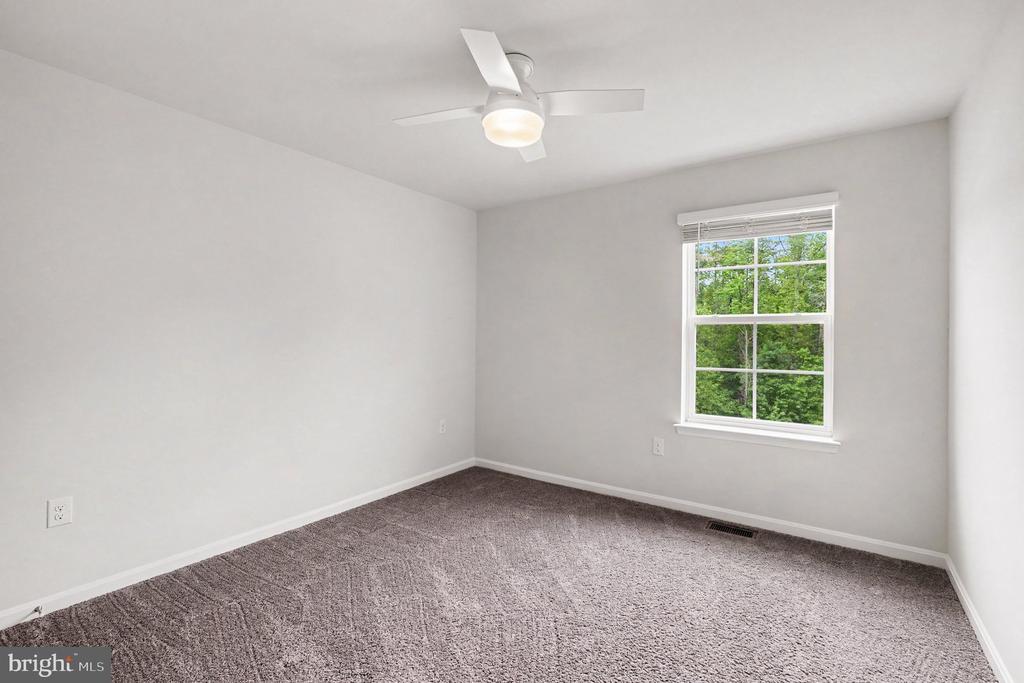 119 OLD OAKS COURT